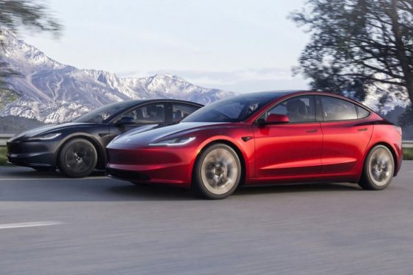 Richiamo di 219.000 veicoli Tesla: un numero irrisorio rispetto ai record di Ford e Toyota