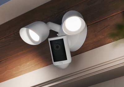 Ring Spotlight Cam e Floodlight Cam 2a Gen: Scopri il video Retinal 2K per esterni, in preordine su Amazon a partire da 169,99€