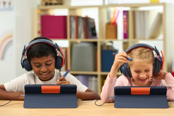 Logitech presenta due innovative custodie con tastiera per iPad