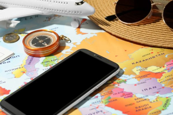 Guida Pratica all’Utilizzo di un’eSIM con Dati Globali Illimitati e Accesso alle Lounge VIP
