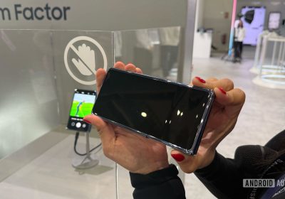 Samsung esplora idee innovative per smartphone pieghevoli e avvolgibili