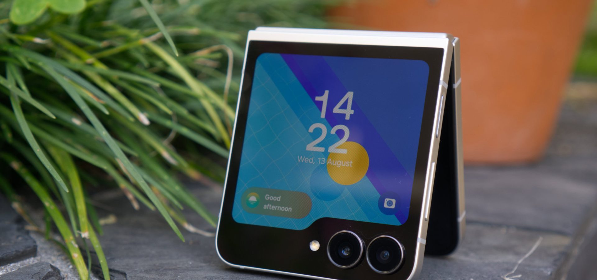 Samsung non ha dimenticato il Galaxy Z Flip 7 FE nel rilascio di One UI 8.5