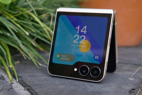 Samsung non ha dimenticato il Galaxy Z Flip 7 FE nel rilascio di One UI 8.5