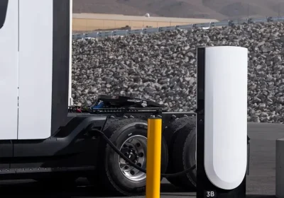 Scopri il Prezzo del Megacharger Tesla: Tutto sui Costi e il Nuovo Basecharger!