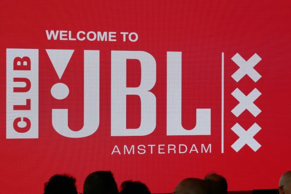 Scopri le Nuove Cuffie JBL Live e Altoparlanti Portatili PartyBox!
