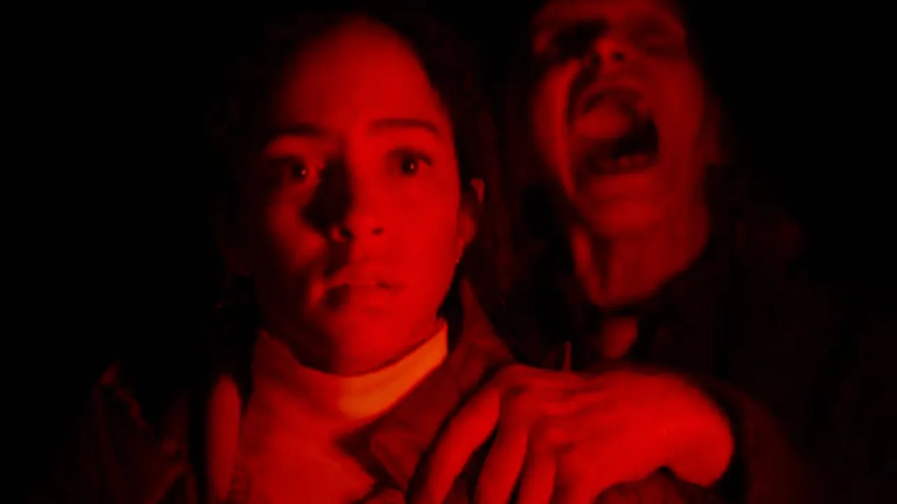 André Øvredal Rivisita l’Horror On the Road con Passenger: Un’Abbondanza di Jumpscare Senza il Giusto Tocco di Follia