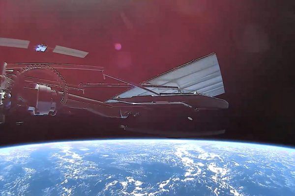 SpaceX: il video mozzafiato dei satelliti Starlink dallo Spazio che ha affascinato l’Italia