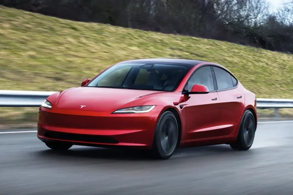 Tesla lancia la Model 3 a un incredibile prezzo di 25.000 euro!
