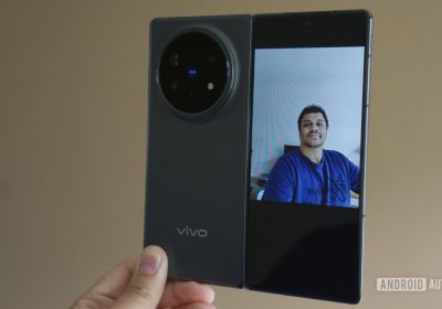 Questo rivale del Galaxy Z Fold 8 offre la batteria più potente mai vista nei pieghevoli！