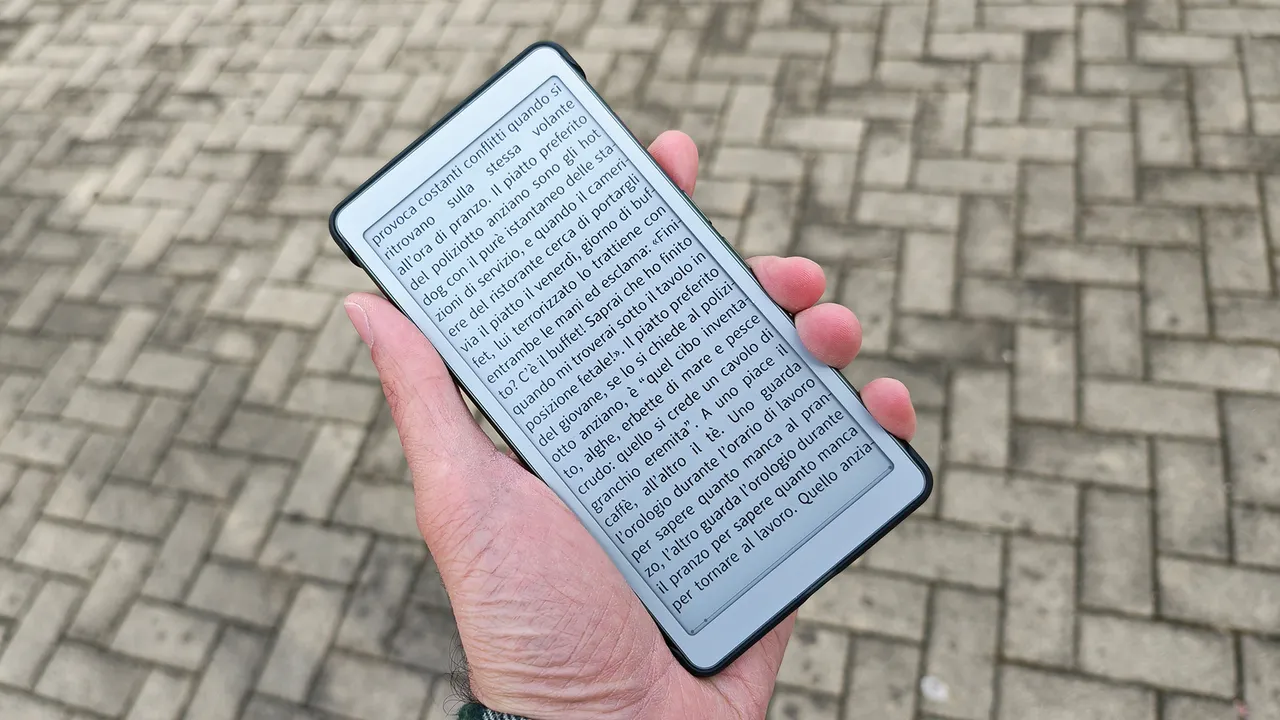 Questo lettore di ebook ha rivoluzionato il mio modo di leggere, anche se non è perfetto!