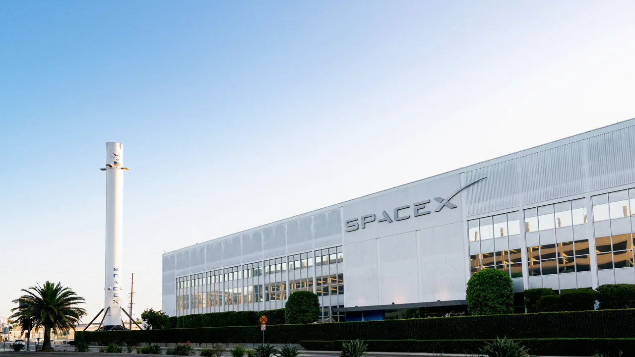 Musk e i miliardi di Anthropic: rivelazioni sulle celebrità finanziarie di SpaceX e il suo imminente debutto in Borsa