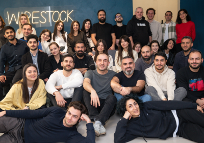 Wirestock raccoglie 23 milioni di dollari per fornire dati multimodali creativi ai laboratori di intelligenza artificiale