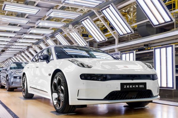 Zeekr 001: Prezzi e Configurazioni Disponibili in Italia