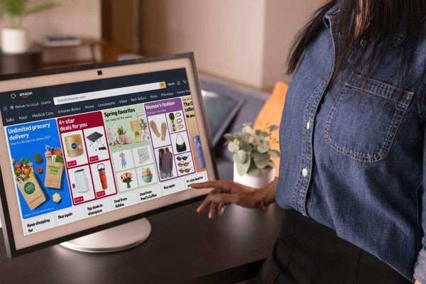 Amazon rivoluziona l’e-commerce con Alexa+ sugli Echo Show