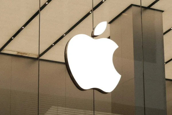 Apple sotto pressione dai legislatori per la chiusura del primo negozio sindacalizzato