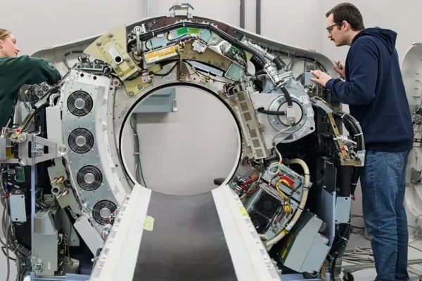 Accademia di Produzione Apple: L’Impatto dell’AI nel Settore Industriale Statunitense