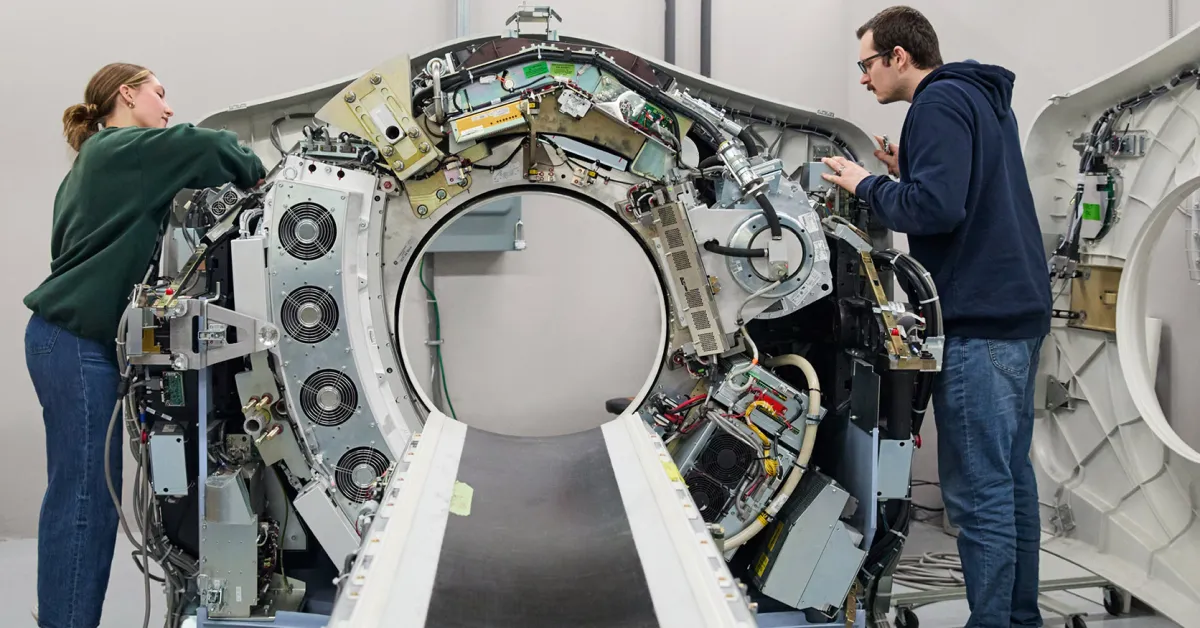 Accademia di Produzione Apple: L’Impatto dell’AI nel Settore Industriale Statunitense