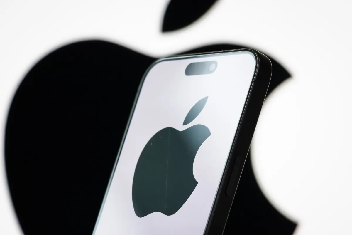 Apple concorda per 250 milioni per risolvere la controversia sulle funzionalità AI di Siri