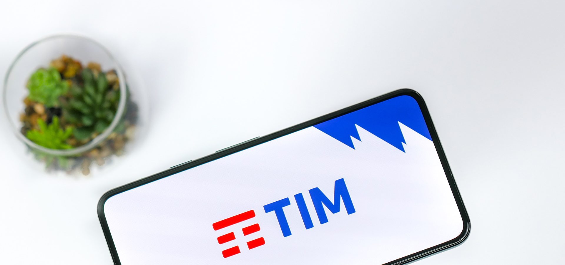 Aumenti TIM Mobile fino a 3 euro al mese