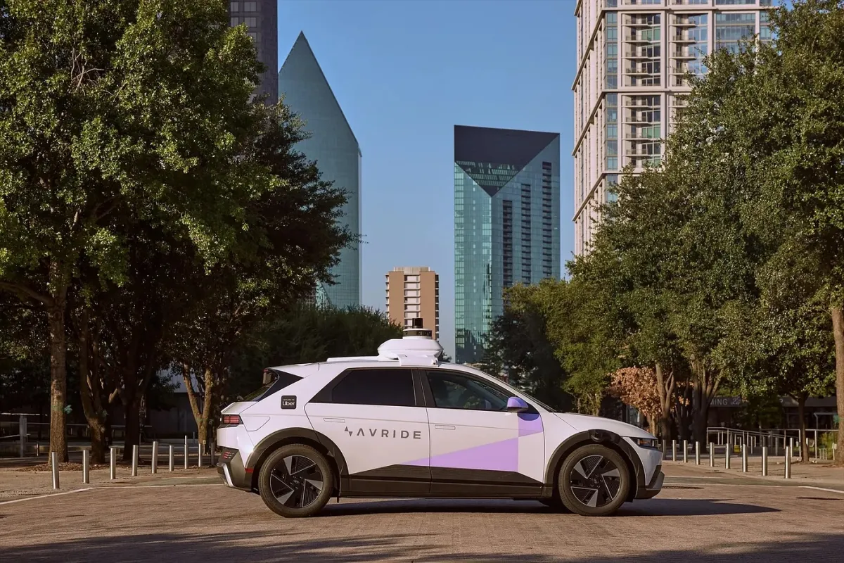 Indagini su Avride, partner di Uber, per incidenti con veicoli a guida autonoma