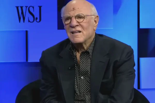 Barry Diller si fida di Sam Altman, ma la fiducia è superflua con l’avvicinarsi dell’AGI.