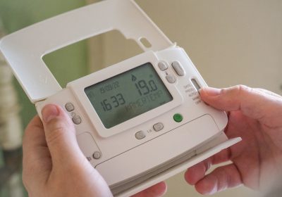 Bloccare i costi luce e gas a maggio 2026