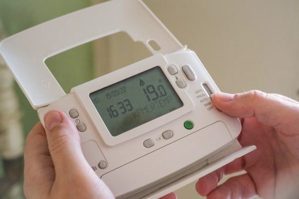 Bloccare i costi luce e gas a maggio 2026