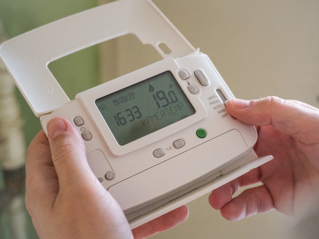 Bloccare i costi luce e gas a maggio 2026