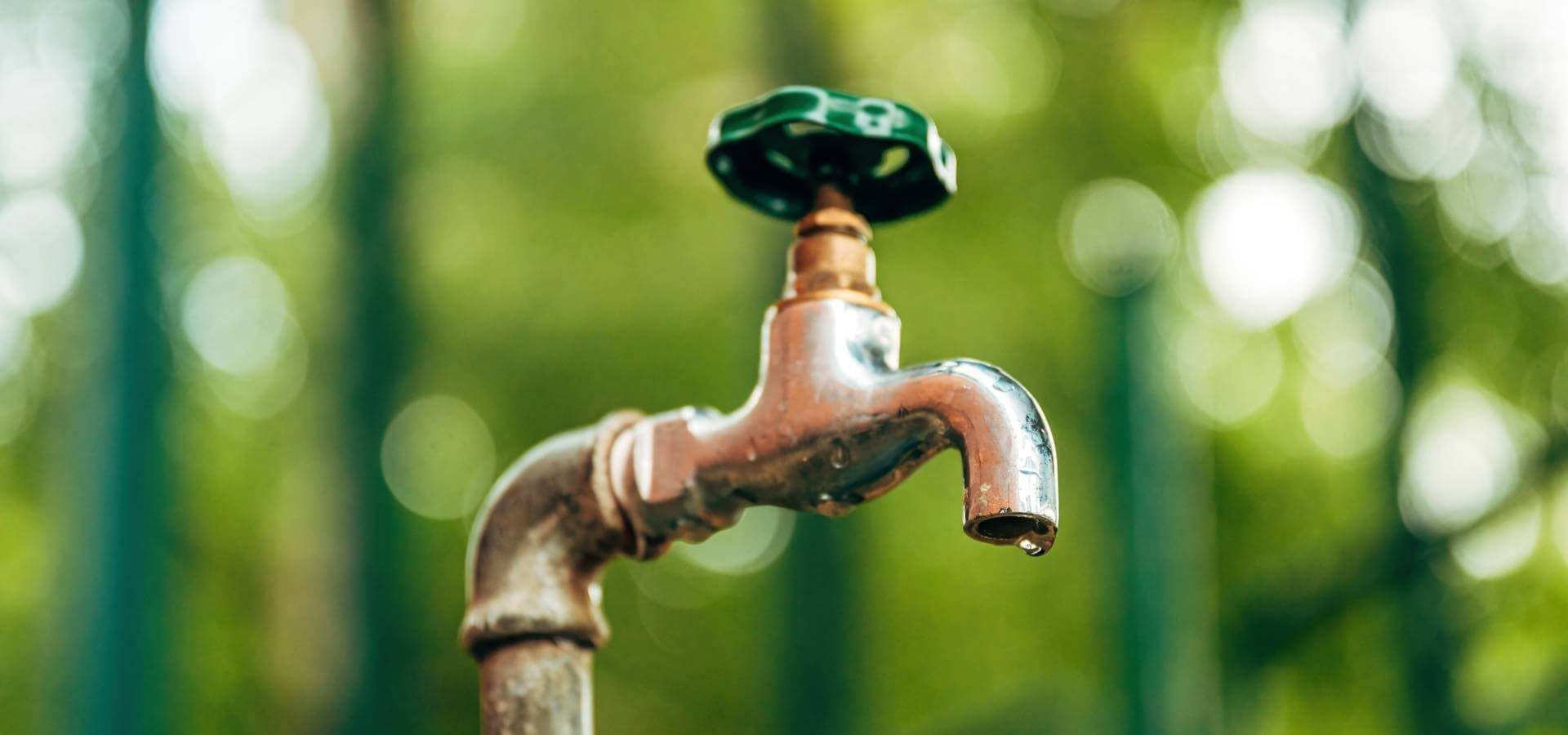 Reti obsolete e spreco d’acqua: il grave divario digitale che penalizza l’Italia