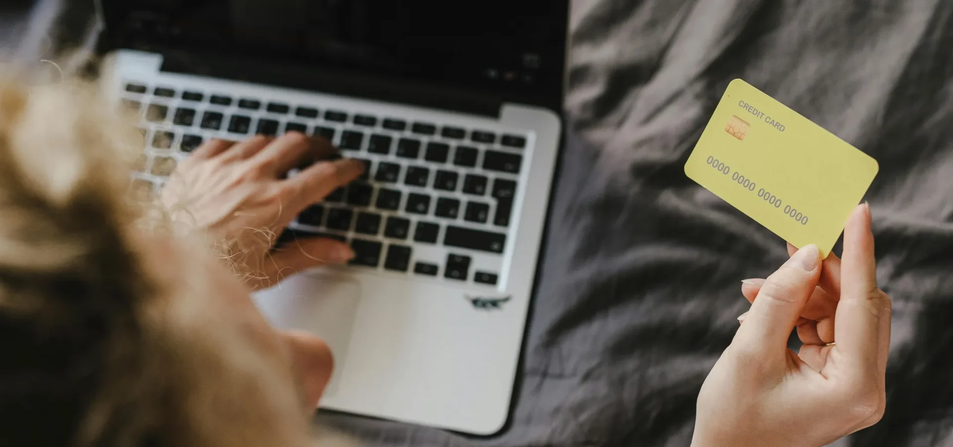 Guida pratica: Come ottenere una carta di credito gratuita senza aprire un nuovo conto.