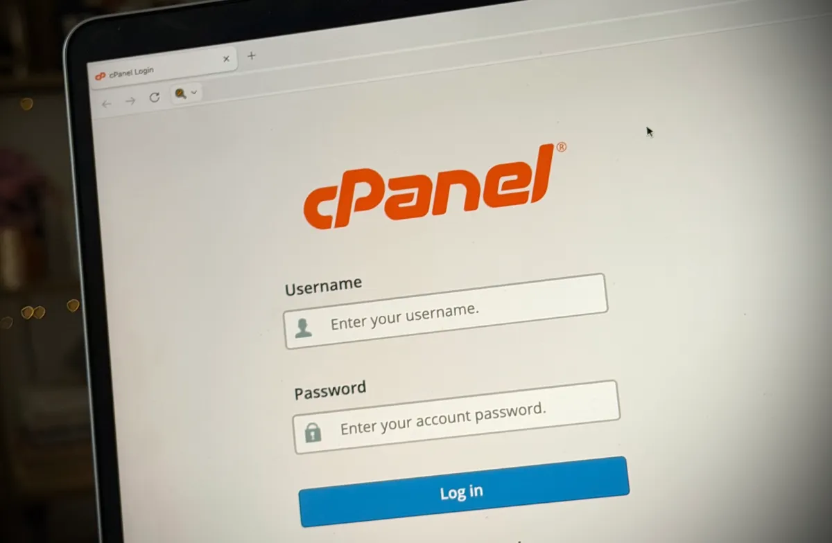 Vulnerabilità in cPanel: gli hacker sfruttano un bug usato da milioni di siti web
