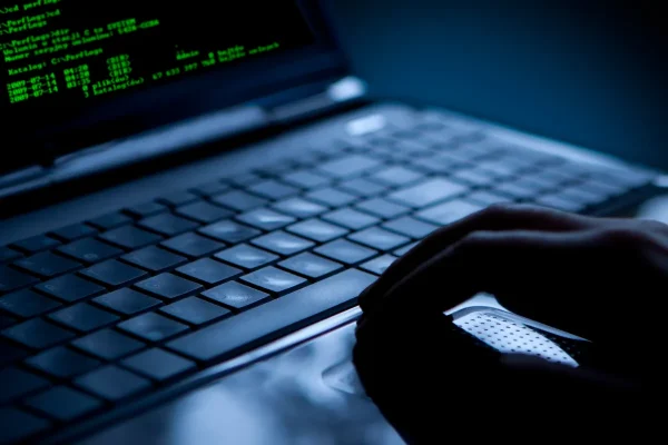 Hacker attaccano vittime già compromesse da altri hacker