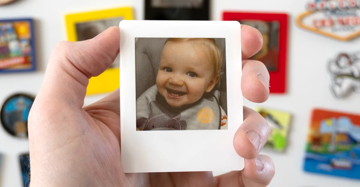 Polaroid digitali: il modo geniale per decorare il tuo frigo con ricordi indimenticabili