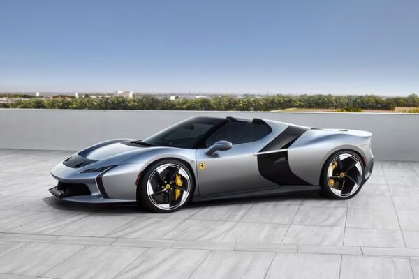Ferrari HC25: il V8 puro torna protagonista con una one-off audace