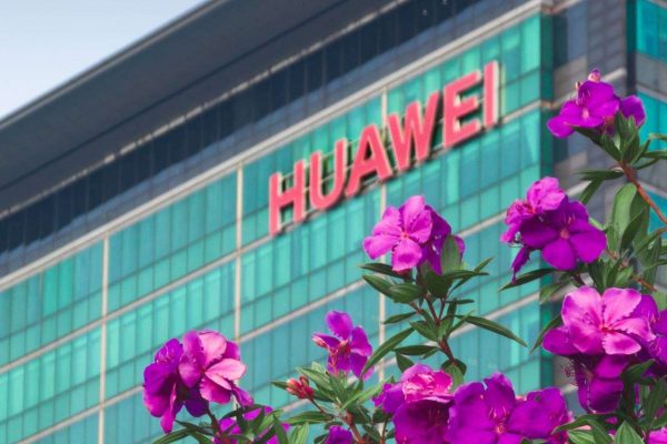 Europa pronta a vietare Huawei e ZTE nel settore delle telecomunicazioni