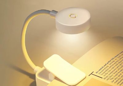Lampada da lettura da pinzare al libro a solo 1 €!