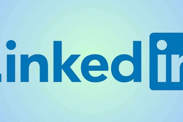 LinkedIn Riduce la Visibilità dei Post Creati con Intelligenza Artificiale