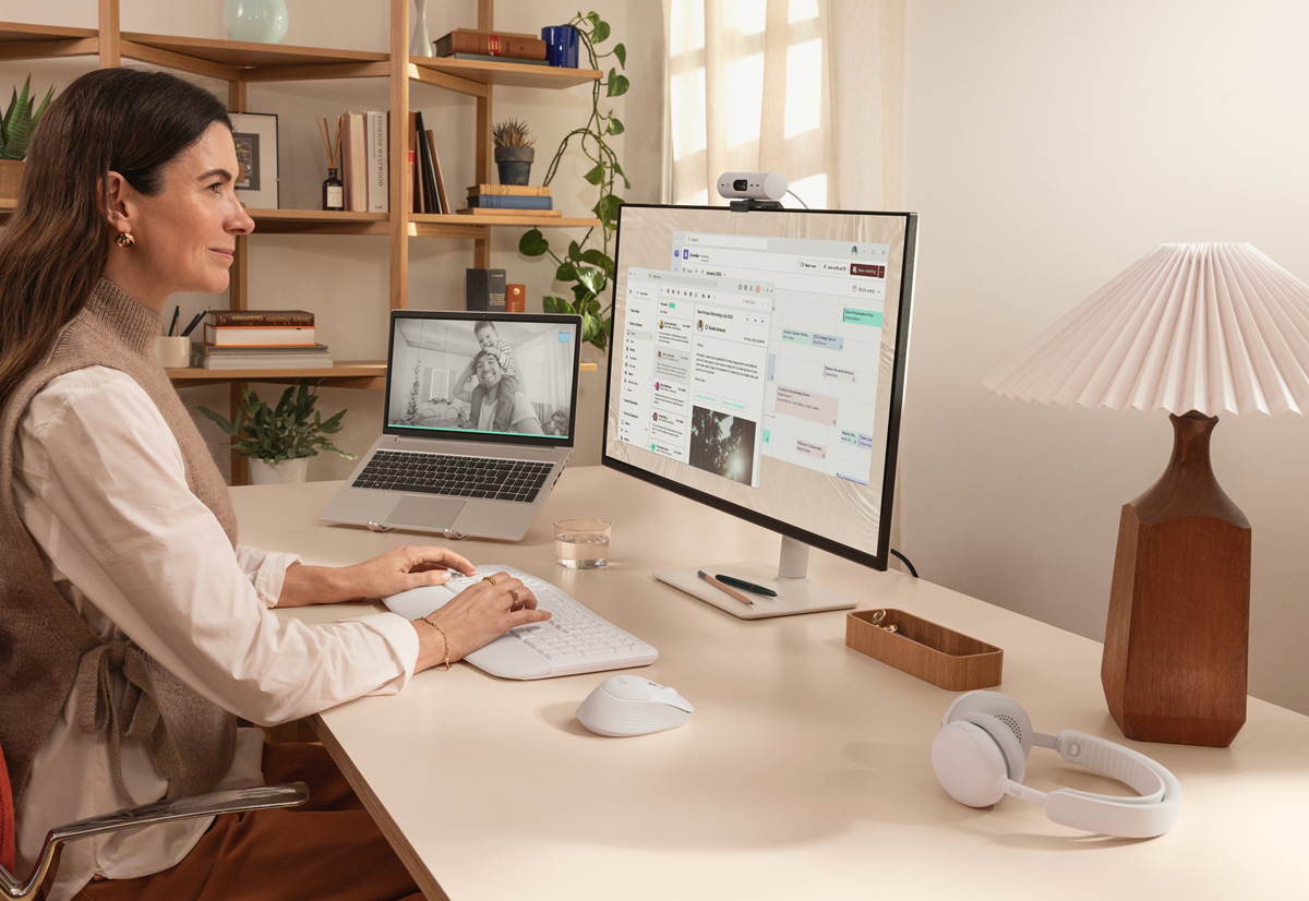 Logitech Signature Comfort Plus: Mouse Ergonomico con Supporto Palmare Imbottito e Tastiera Confortevole