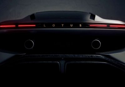 Lotus Ritorna ai Motori Endotermici: Una Sconfitta per le Auto Elettriche?