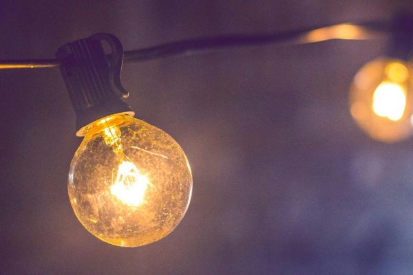 Guida Pratica: Luce e Gas a Prezzo Bloccato per Contrastare i Rincari