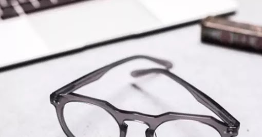Guida pratica agli occhiali anti luce blu e i miti sul loro utilizzo