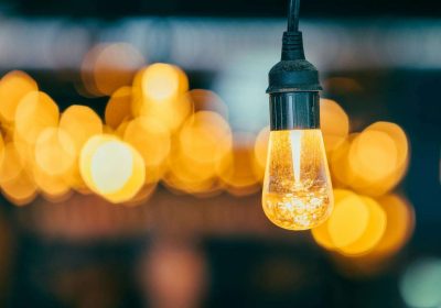 Prezzo fisso contro rincari di luce e gas: scopri la migliore offerta del momento