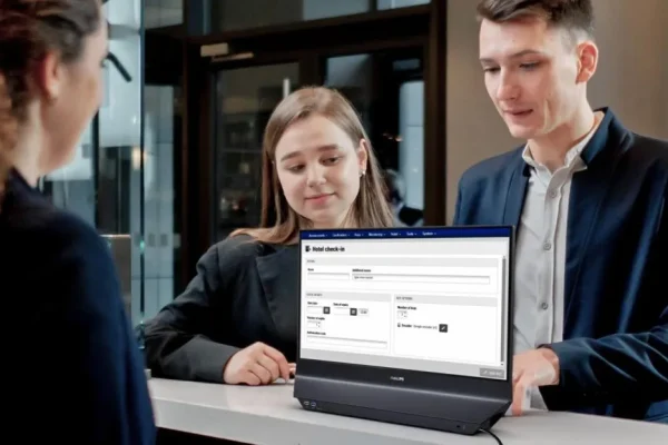 Il nuovo display Philips con schermo su entrambi i lati