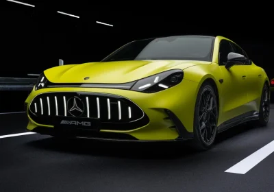 La nuova Mercedes AMG GT quattro porte elettrica accelera da 0 a 100 km/h in soli 2 secondi!