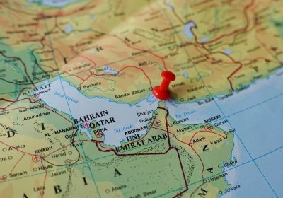 Hormuz: La Minaccia ai Cavi Sottomarini che Terrifica Internet