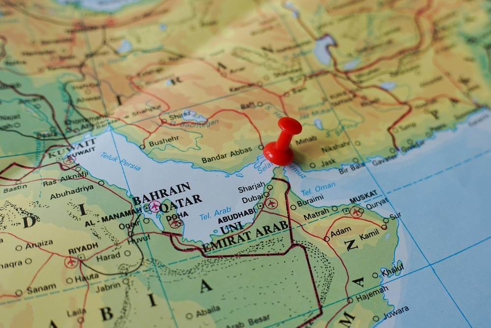 Hormuz: La Minaccia ai Cavi Sottomarini che Terrifica Internet