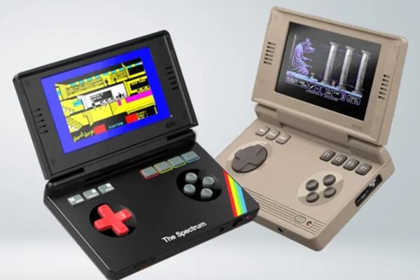 Varianti Portatili del Commodore 64 e ZX Spectrum in Stile Nintendo