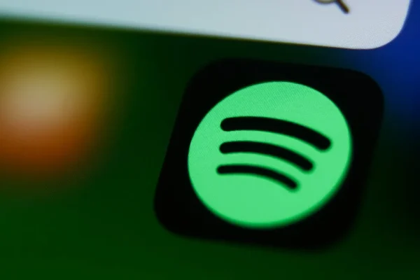 Spotify e Universal Music: Accordo rivoluzionario per cover e remix creati dai fan con AI