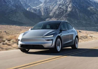 Tesla Model Y: La Prima Auto a Raggiungere i Nuovi Standard di Sicurezza per l’Assistenza alla Guida negli USA