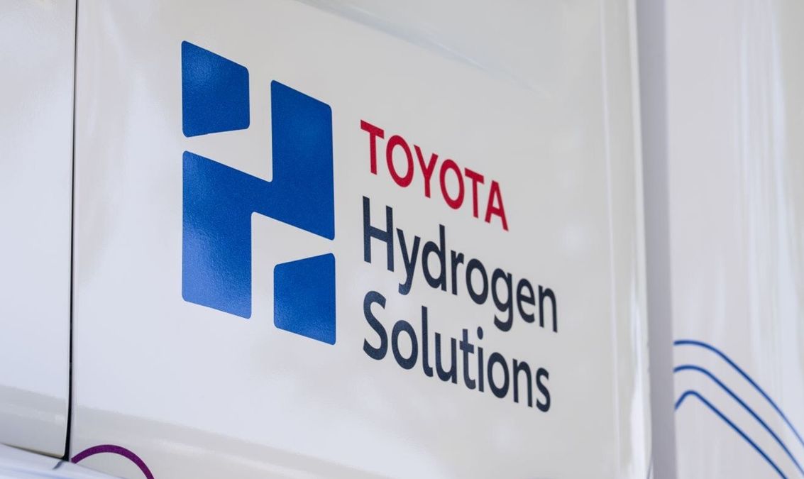 Toyota sviluppa scooter a idrogeno con serbatoio intercambiabile: la rivoluzione della mobilità sostenibile